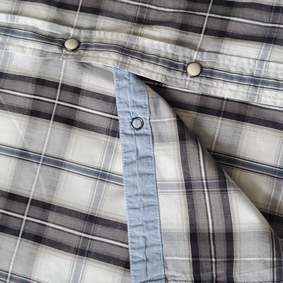 2/$10 American Eagle Outfitters shirt - Picture 6 of 8